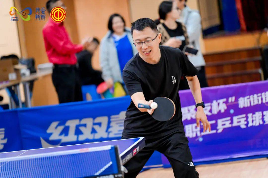 一场比赛，两种精彩：单打与双打的完美融合的简单介绍