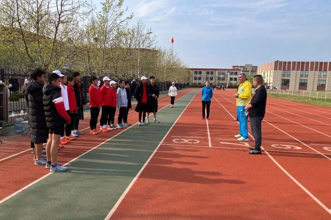 包含观摩学习：其他运动项目的借鉴经验的词条